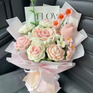 Bó hoa hồng bằng len