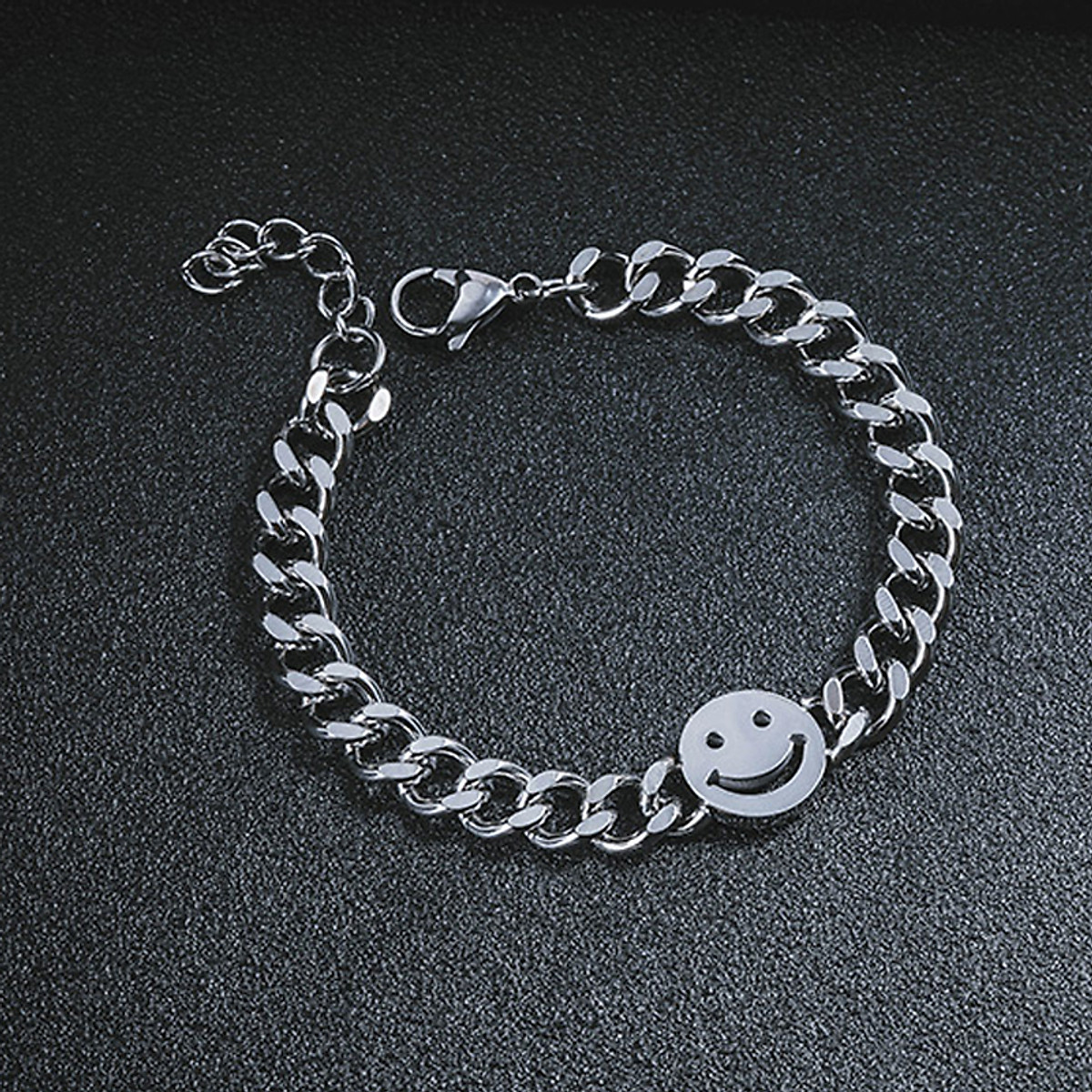 Phụ kiện vòng tay nam hot trend