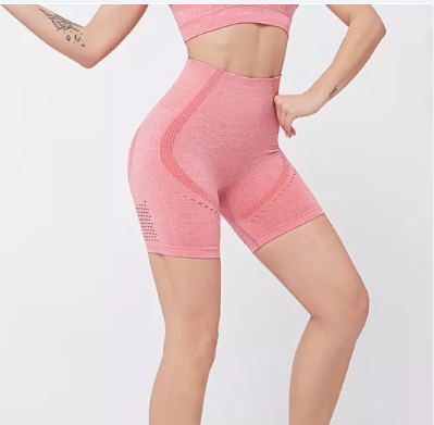 Quần short thể thao in chữ