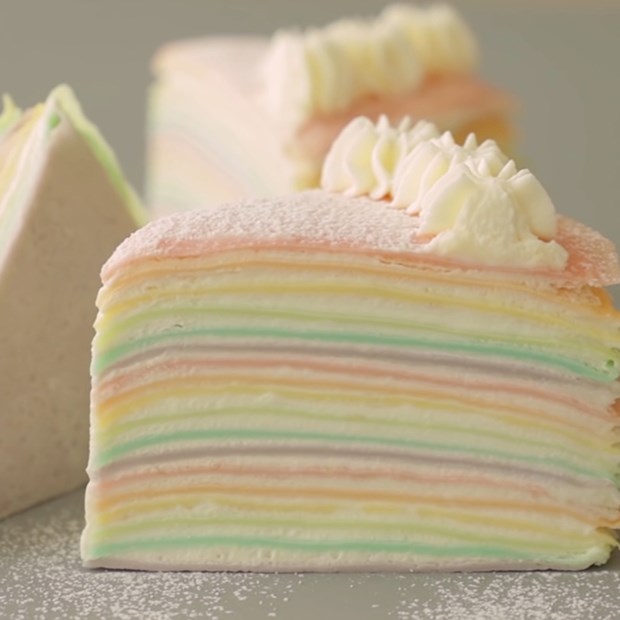 bánh crepe sầu riêng cầu vòng