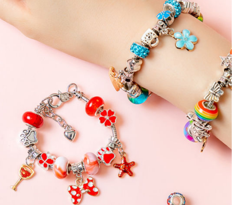 Vòng tay hạt charm