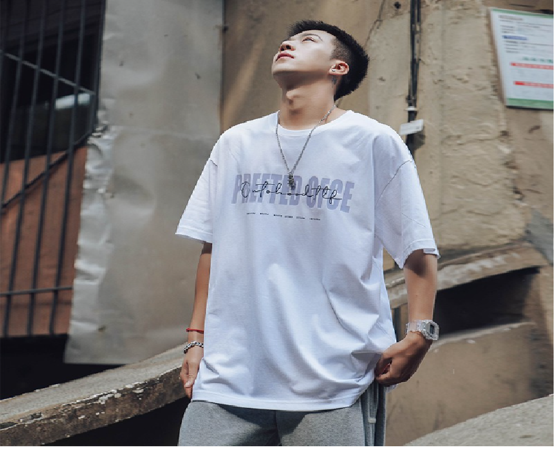 áo tun unisex in chữ nổi màu trắng