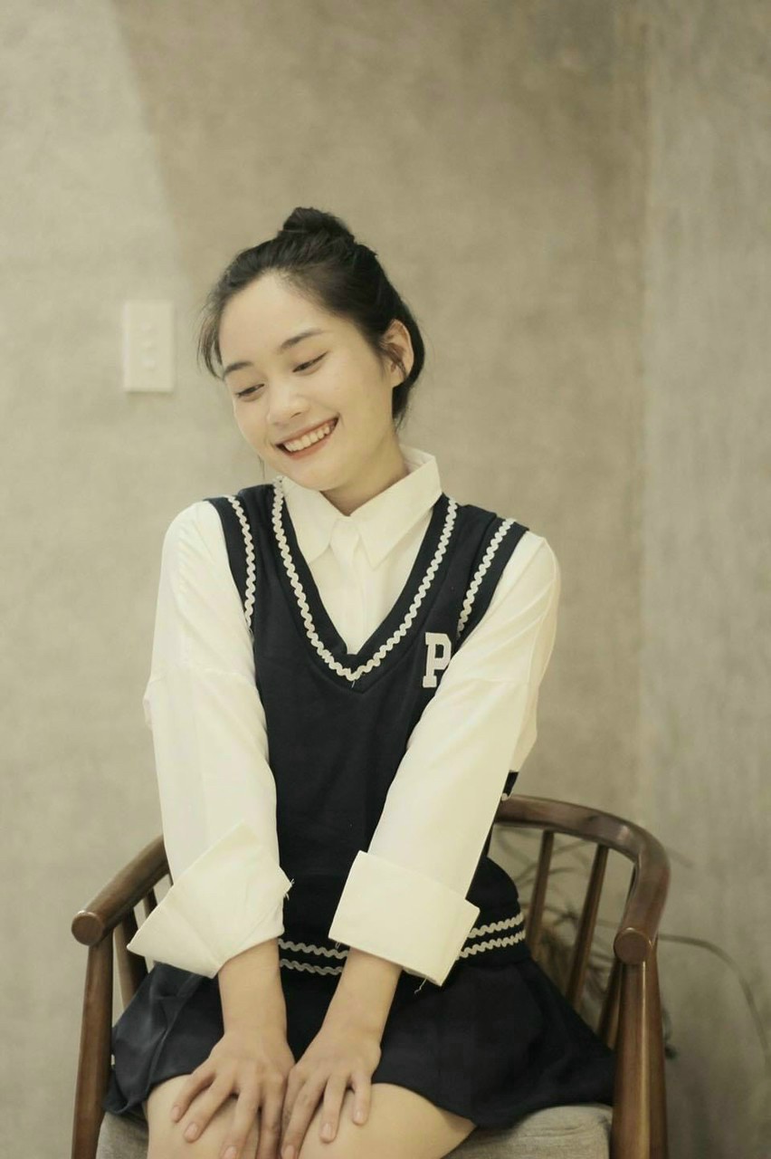 SET 3 MÓN : SƠ MI TRẮNG KÈM GILE VIỀN NGOÀI + CHÂN VÁY XẾP LY