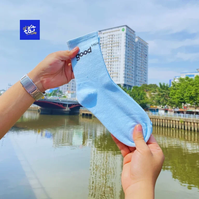 Tất Vớ Xanh Da Trời Cổ trung Hoạ Tiết Chữ Good