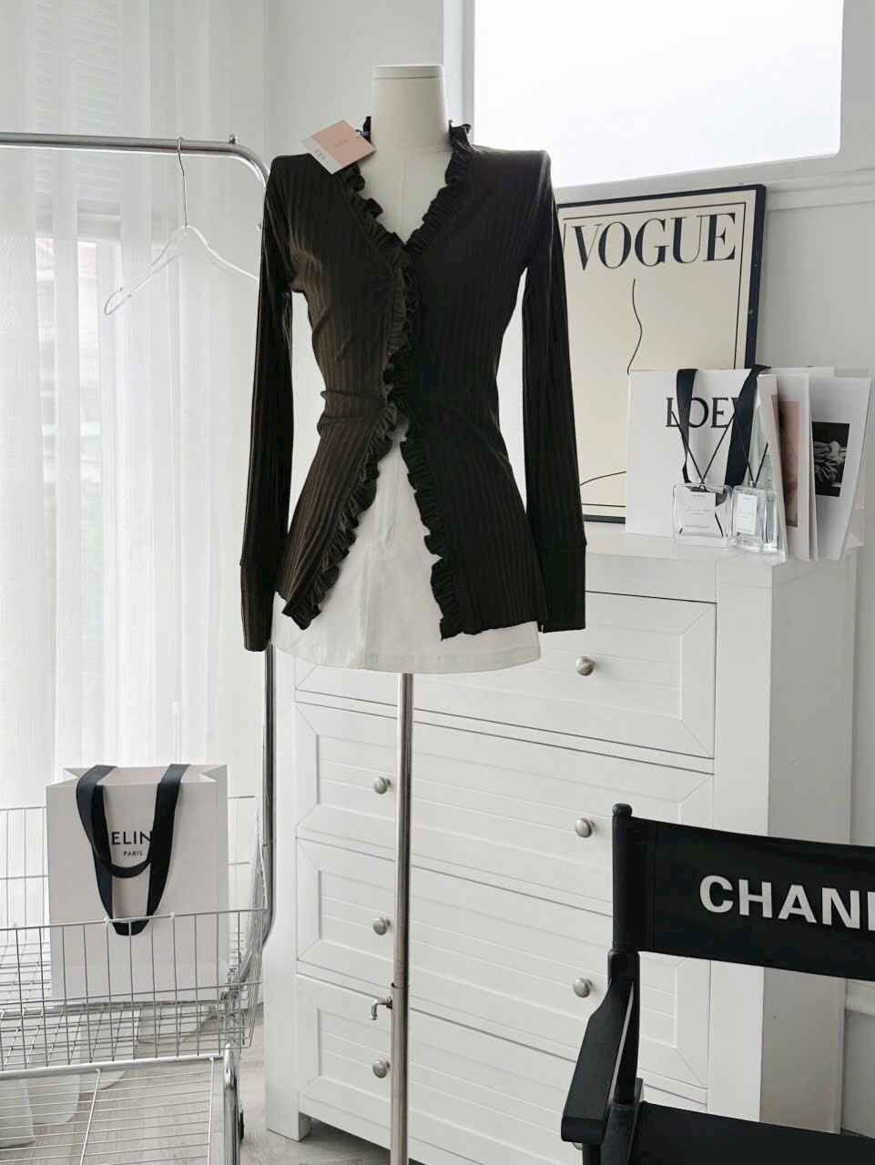 ĐẦM DẠ TWEED TRẮNG CỔ VUÔNG ĐÍNH ĐÁ NƠ SANG CHẢNH