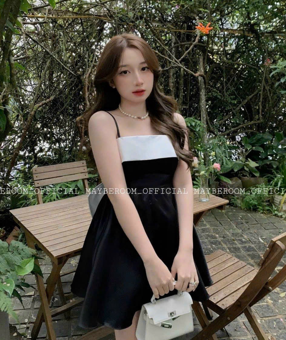 SET CROP DẠ ĐEN SÁT NÁCH MIX CHÂN VÁY NÂU XẾP LY