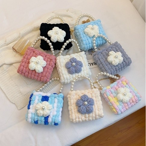 Túi Handmade Tự Đan Hình Hoa 5 Cánh Đính Ngọc Ở Giữa Xinh Xắn
