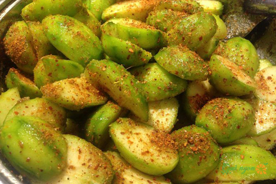 Ổi lắc cùng muối tôm nhảy Cha cha cha