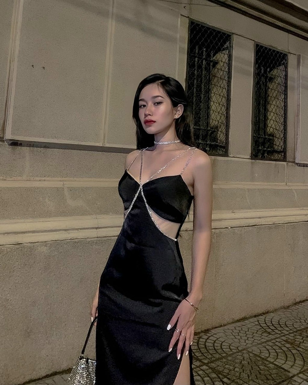 ĐẦM LAPA ĐEN 2S VIỀN CƯỜM CHÉO DÂY