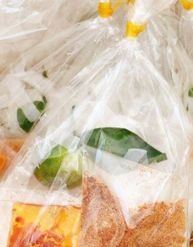 Bánh tráng phơi sương loại nhỏ kèm muối nhuyễn