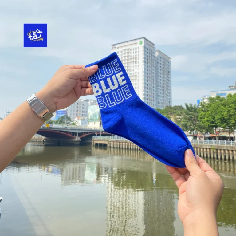 Tất Vớ Xanh Dương Cổ Trung Hoạ Tiết Chữ Blue