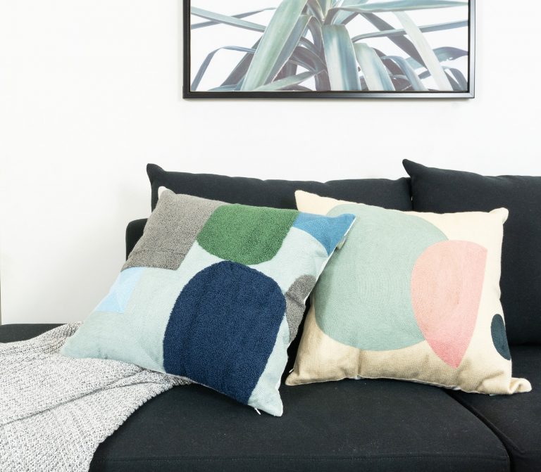 Gối trang trí Canvas – PIECE 2